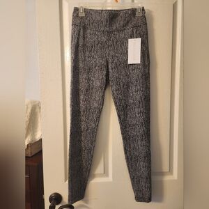 🖤 Athleta Black and White Patterned Leggings